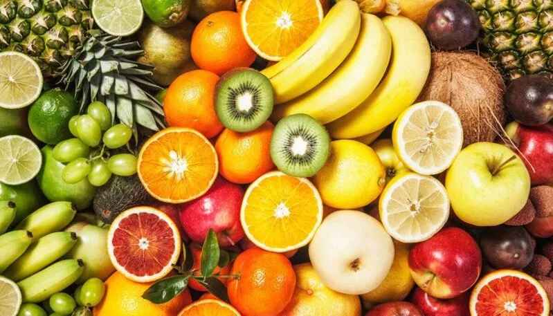 Táo, lê, cam, bưởi, quả mọng, chuối và bơ là những loại trái cây có thể góp phần tăng lượng chất xơ hằng ngày