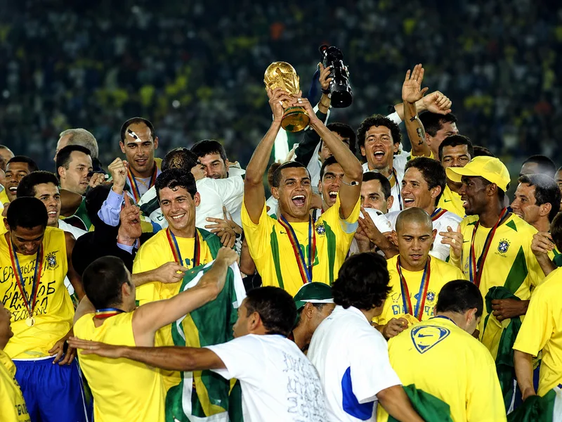 Brazil giữ kỷ lục vô địch World Cup nhiều nhất nhờ 5 lần lên ngôi trải dài qua nhiều thế hệ