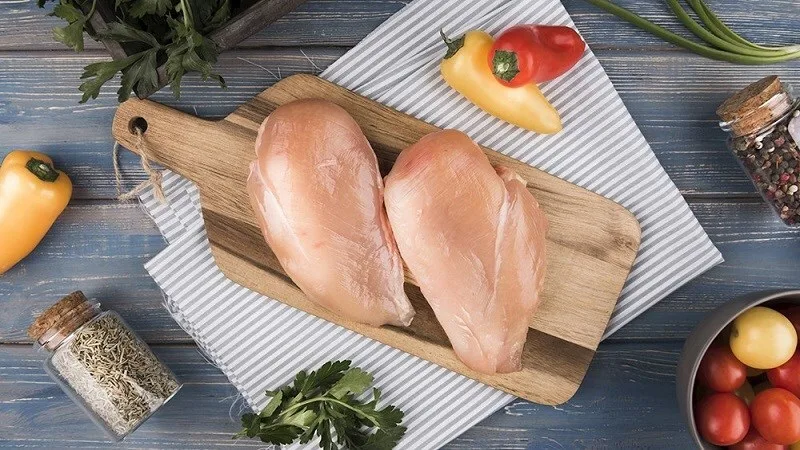 100g ức gà bao nhiêu protein