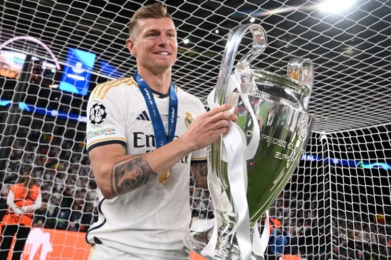 Toni Kroos giải nghệ: Khép lại sự nghiệp huyền thoại ở tuổi 34